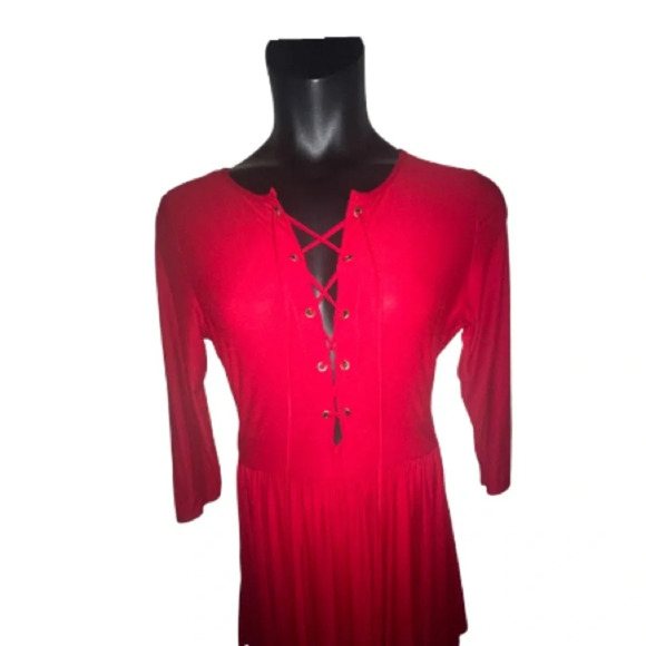 Plus Size Asymmetrical Hem Red Dress - Picture 5 of 6